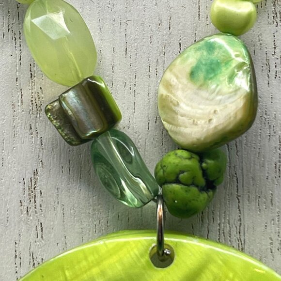 Green Beaded Necklace Chunky Pendant Boho Adjustable Spring Summer Statement - Picture 8 of 12